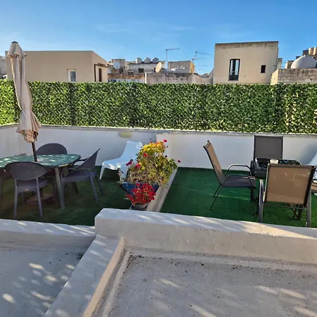 Casette Di Alex Con Terrazza Apartment